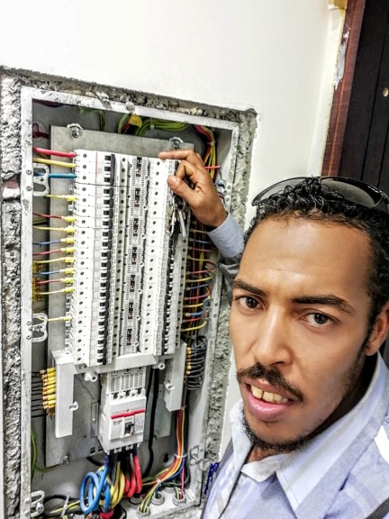 عادل ابو  حسن